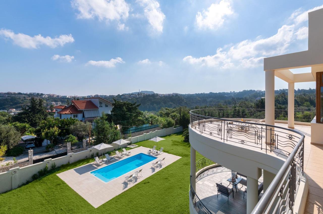 Amaltheia Villa *
