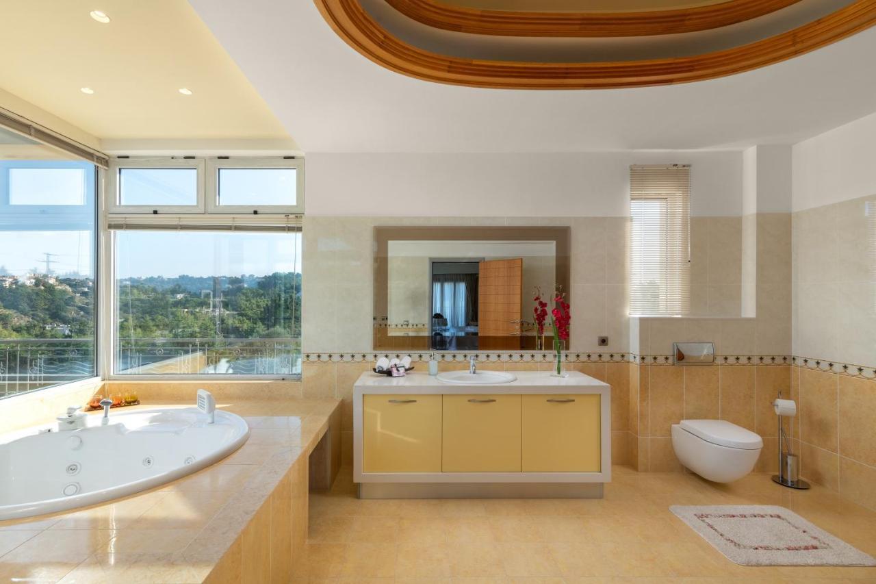 Amaltheia Villa *