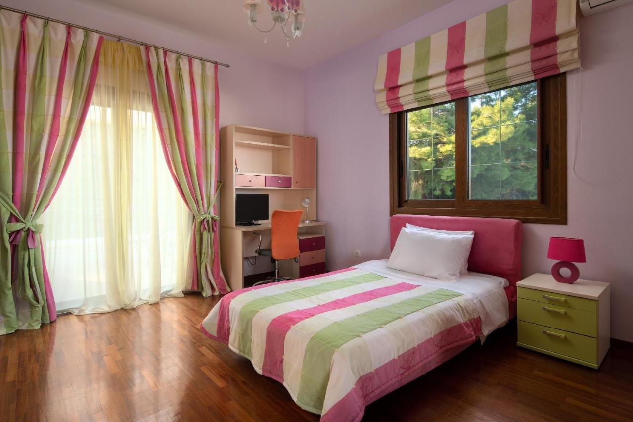 Amaltheia Villa *